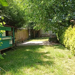  Appartement Studio Avec Jardin Privatif, Proche Paris Et Aeroport